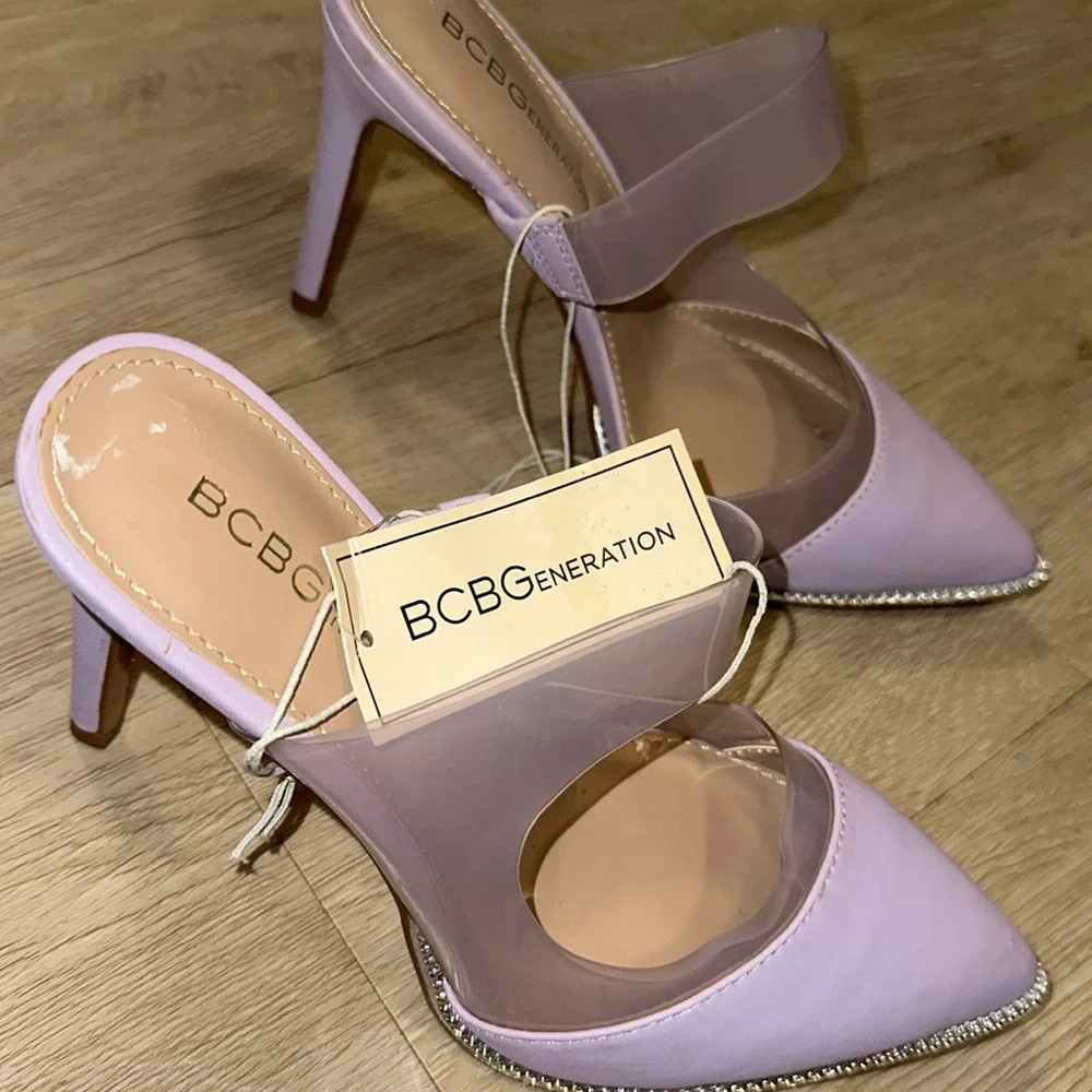 Lavender bcbg pumps with silver trimming - Picture 2 of 4